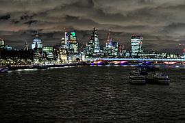 Photo Nuit noire sur la Tamise • Londres