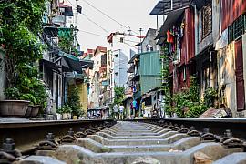 Photo Chemin de fer au cœur d'Hanoi