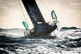 Photographie Photographe nautique et voile, je capte Aurélien Ducroz sur son Class 40 navigant au près