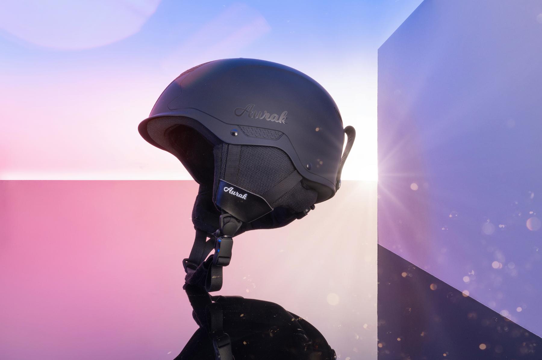 Photographie Prise de vues et mise en scène en studio du casque Aurak Horizon, fusionnant technicité et esthétique. Travail sur la lumière pour magnifier cet objet de design contemporain.