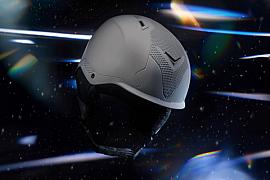 Photographie Prise de vue et valorisation du casque de ski Aurak. Une prise de vue qui souligne l'esthétique et les finitions haut de gamme pour le secteur du ski 
