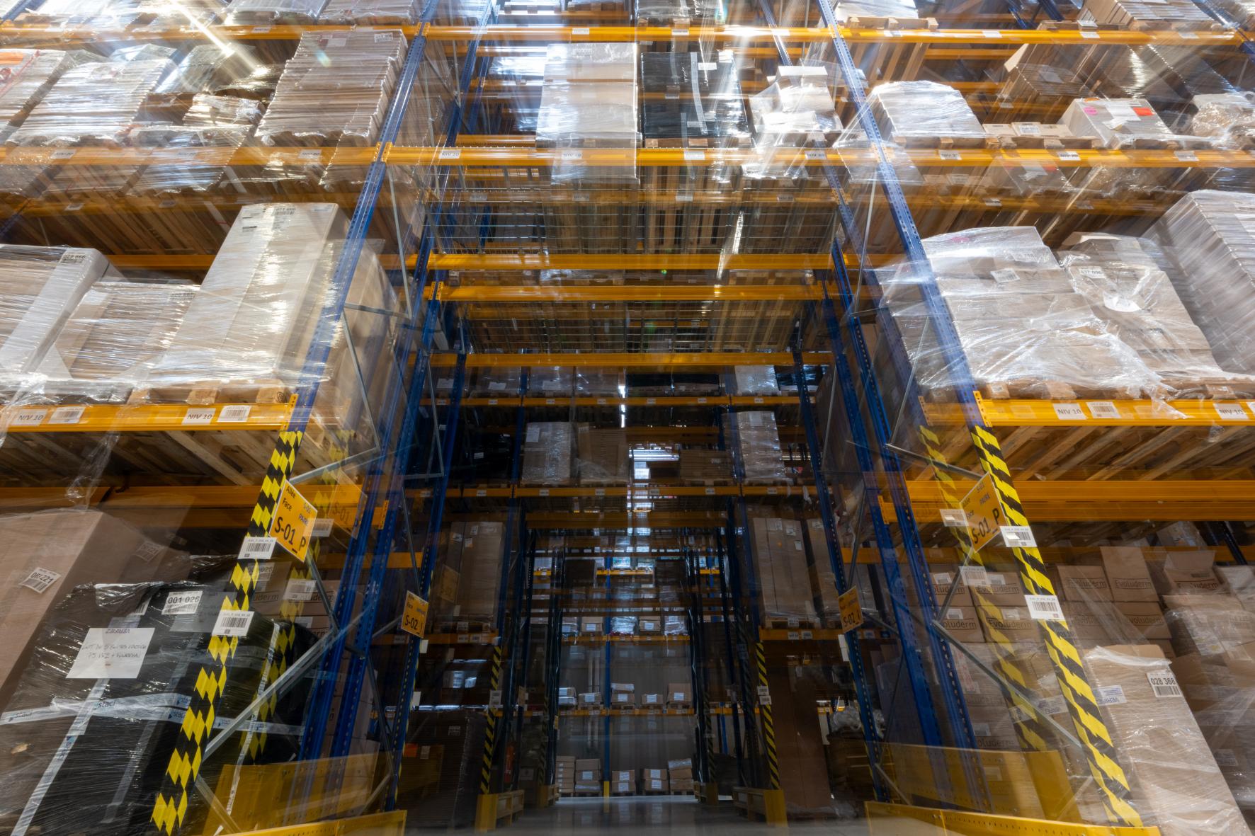 Photo Reportage entrepôt logistique • Tadamm 